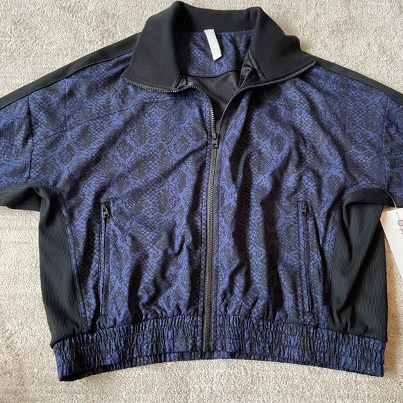 Athleta Brooklyn Track Bomber Printed NWT - Picture 3 of 10